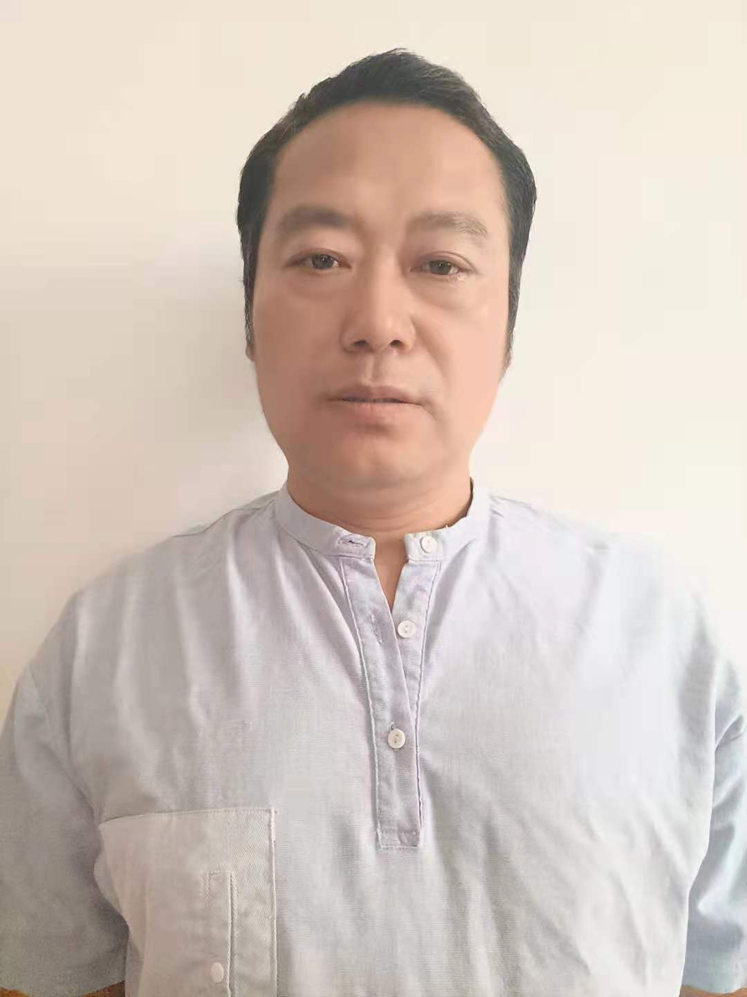 国家一级美术师——荣立明