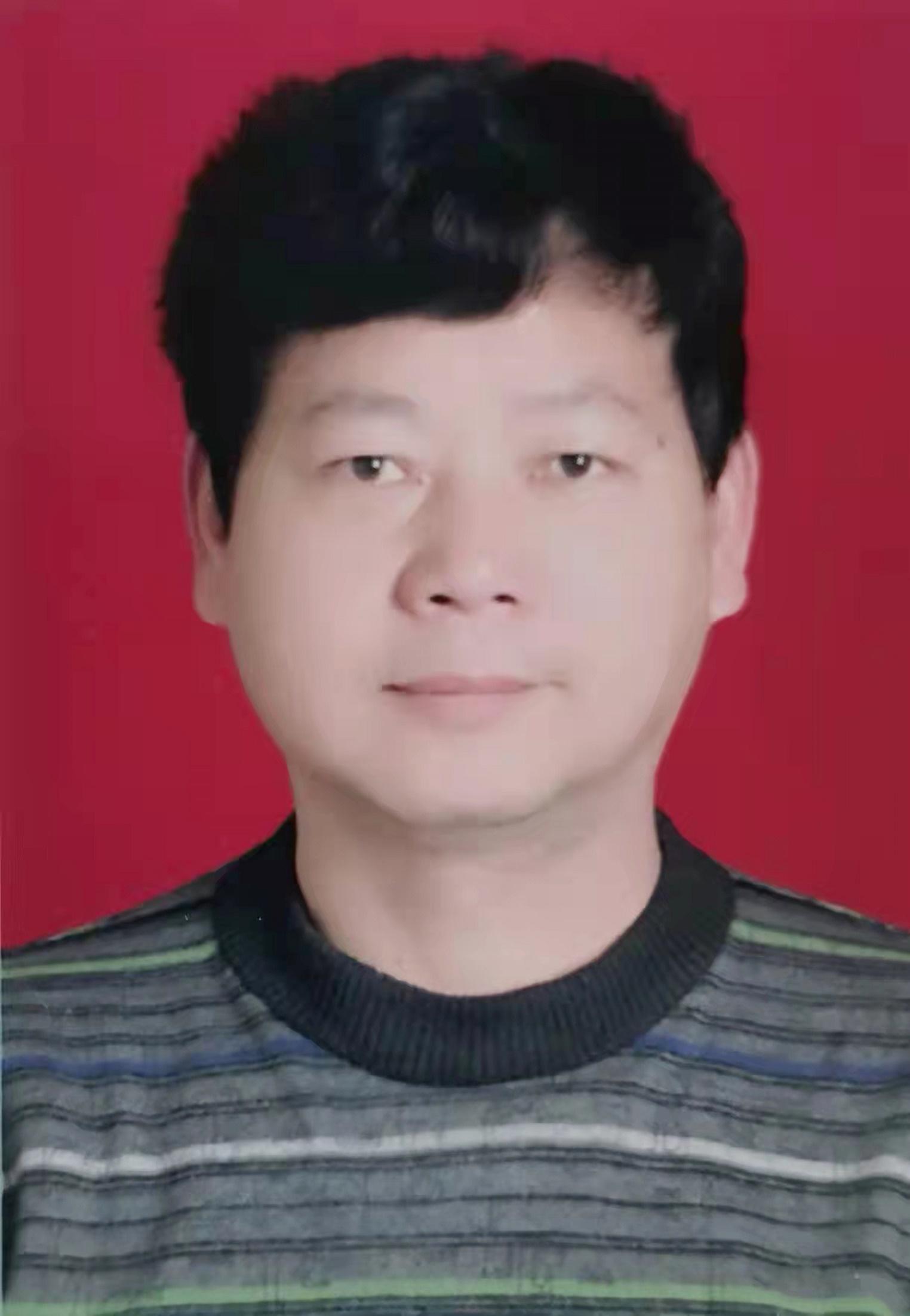 国家一级美术师--胡朗云
